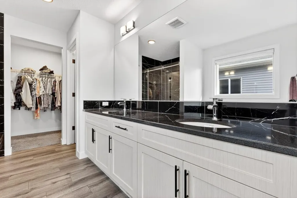 208 Dawson Circle Chestermere AB T1X 2R2