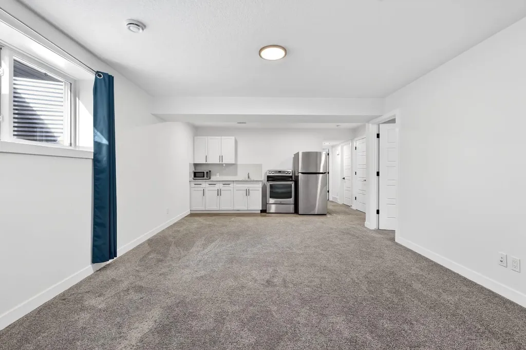 208 Dawson Circle Chestermere AB T1X 2R2