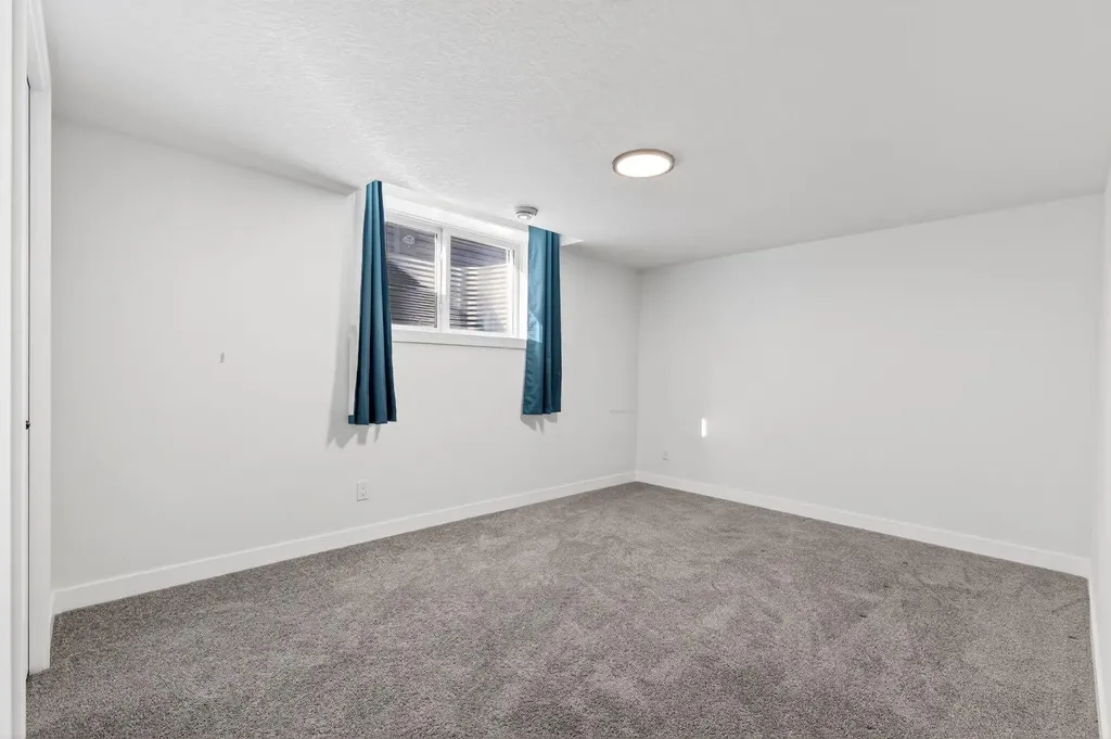 208 Dawson Circle Chestermere AB T1X 2R2