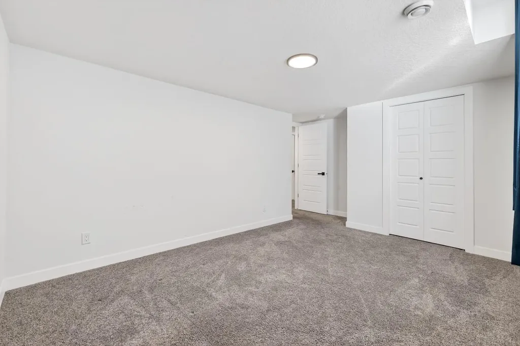 208 Dawson Circle Chestermere AB T1X 2R2