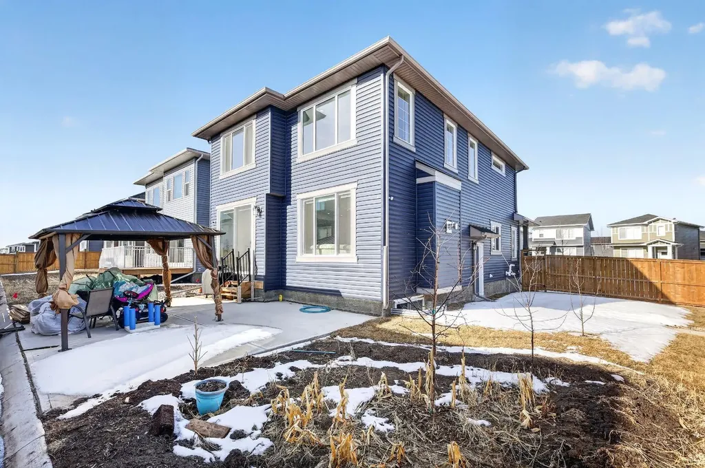 208 Dawson Circle Chestermere AB T1X 2R2