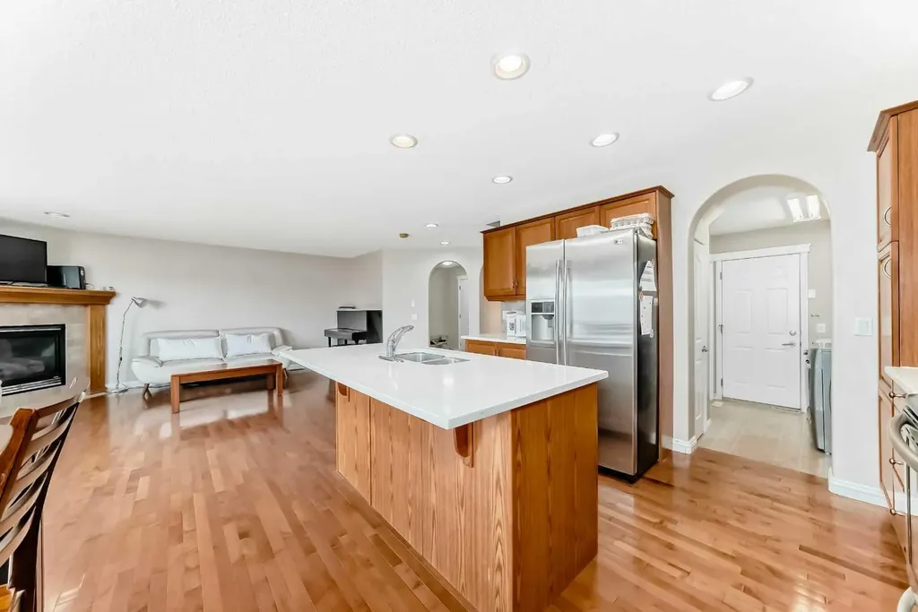 264 Everwillow Green SW Calgary AB T2Y4V9