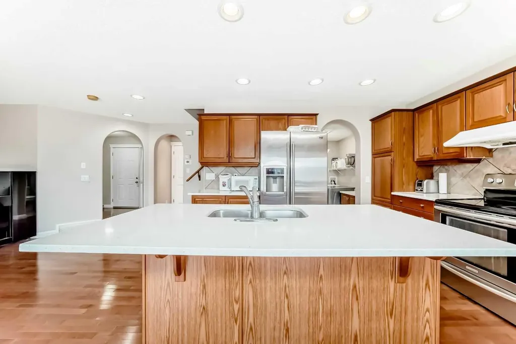 264 Everwillow Green SW Calgary AB T2Y4V9