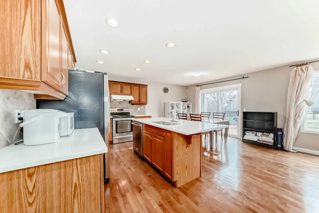 264 Everwillow Green SW Calgary AB T2Y4V9