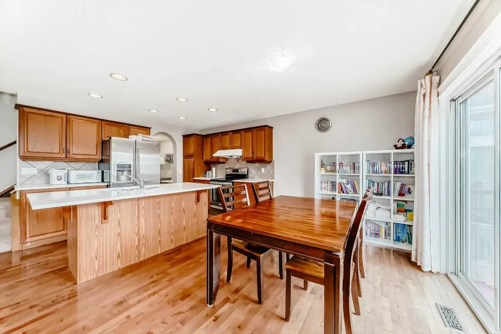 264 Everwillow Green SW Calgary AB T2Y4V9