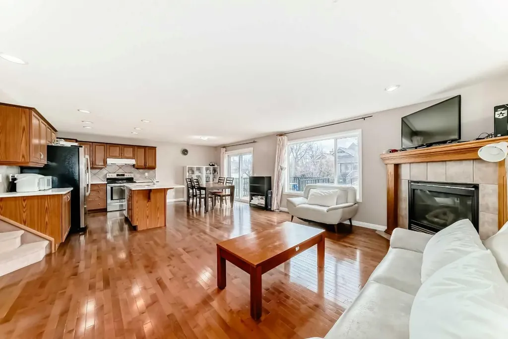 264 Everwillow Green SW Calgary AB T2Y4V9