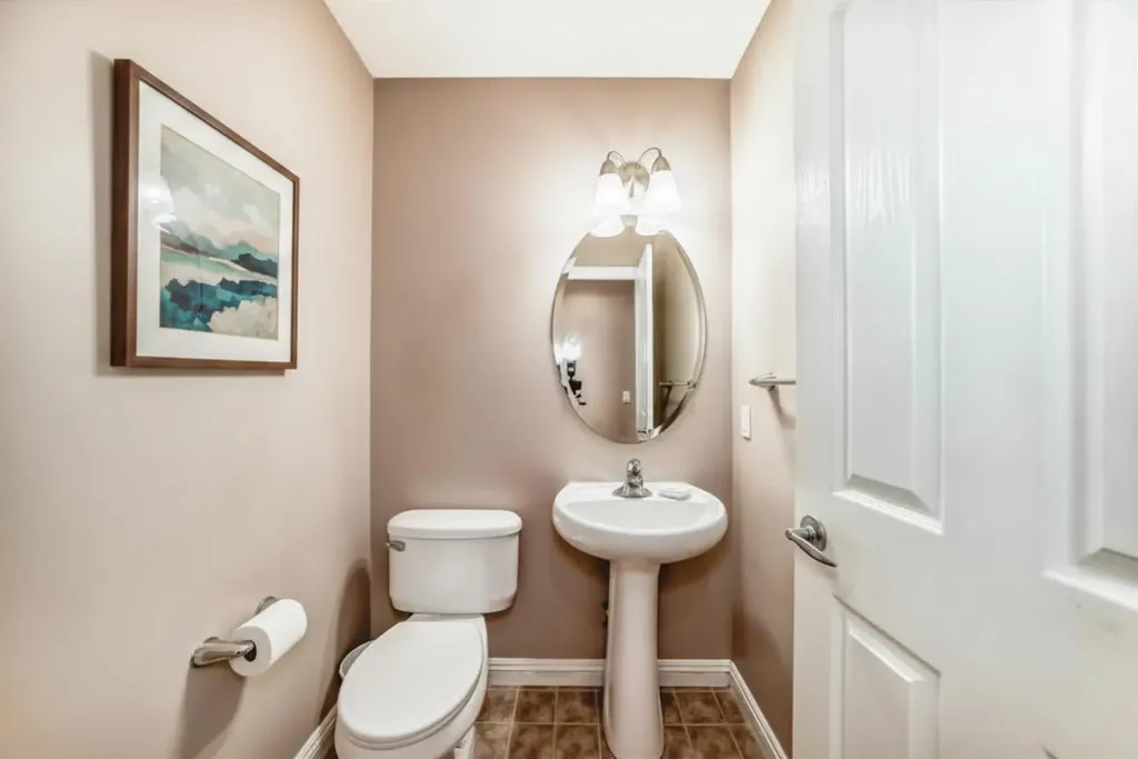 264 Everwillow Green SW Calgary AB T2Y4V9
