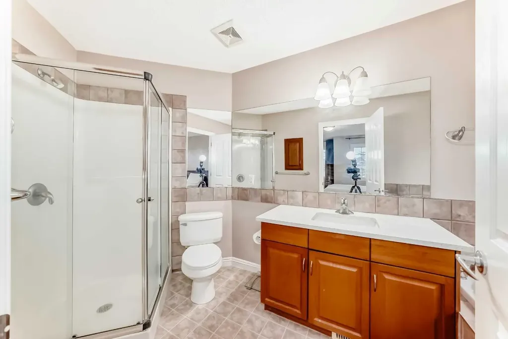 264 Everwillow Green SW Calgary AB T2Y4V9