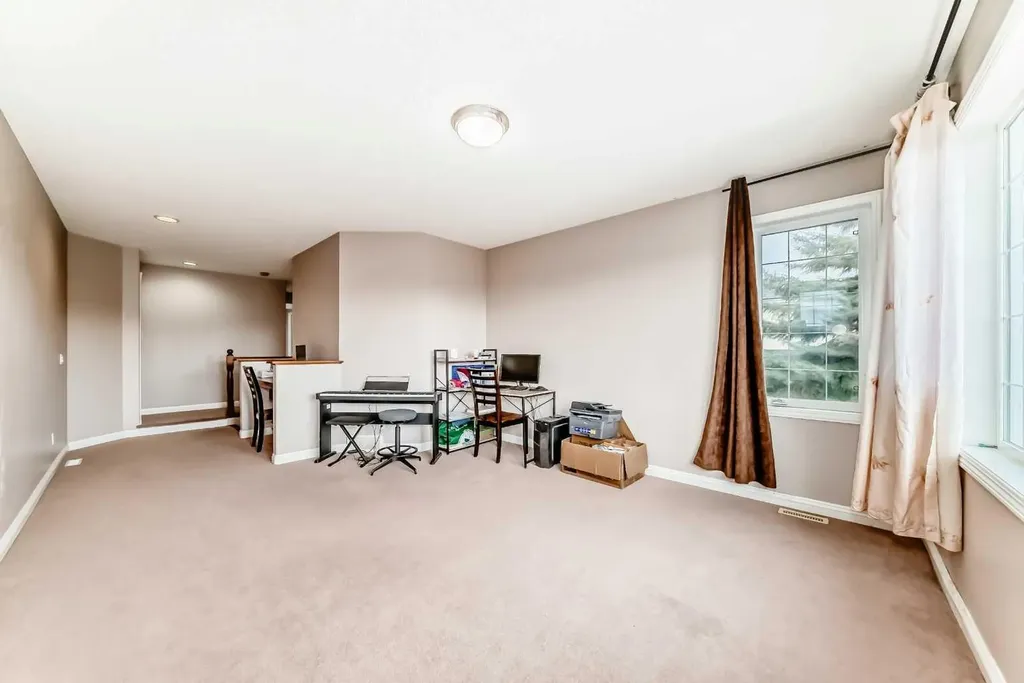 264 Everwillow Green SW Calgary AB T2Y4V9