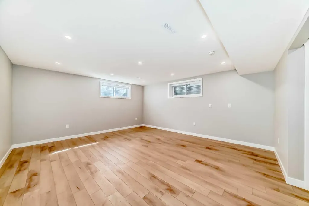 264 Everwillow Green SW Calgary AB T2Y4V9