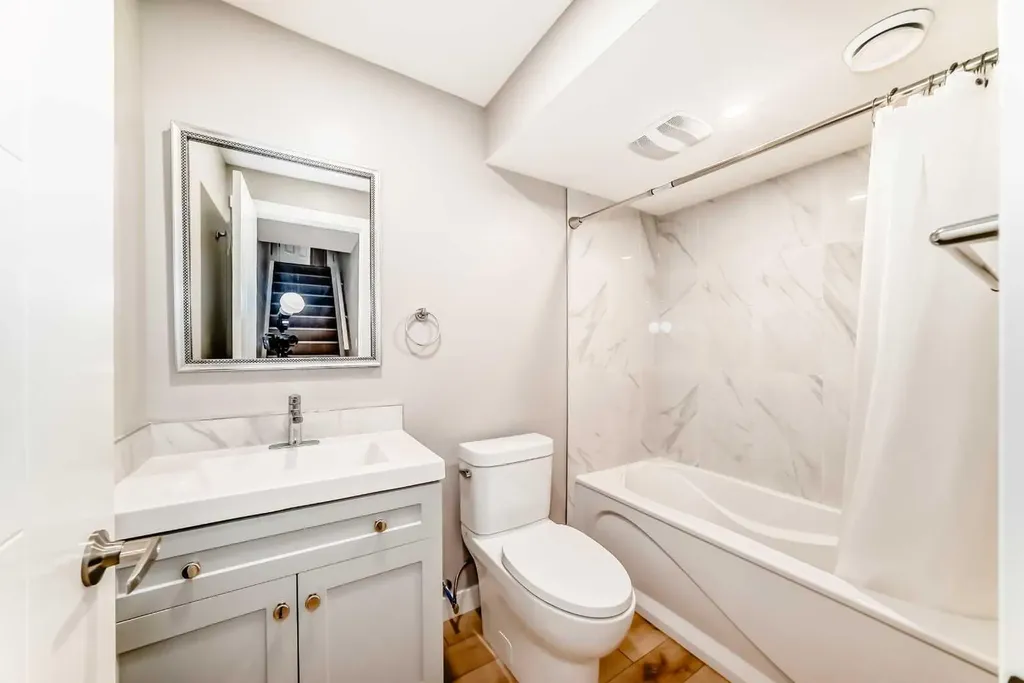 264 Everwillow Green SW Calgary AB T2Y4V9