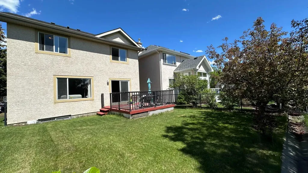 264 Everwillow Green SW Calgary AB T2Y4V9
