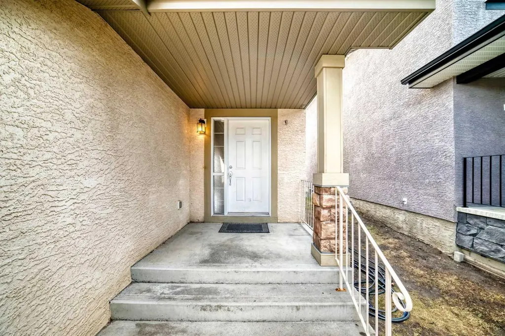 264 Everwillow Green SW Calgary AB T2Y4V9