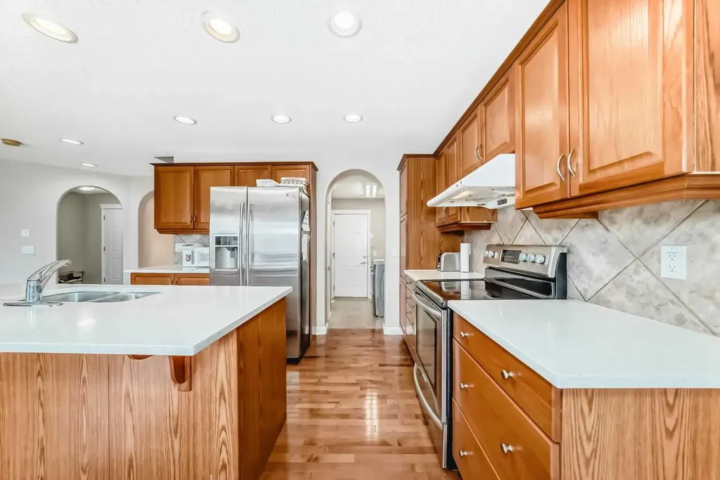264 Everwillow Green SW Calgary AB T2Y4V9