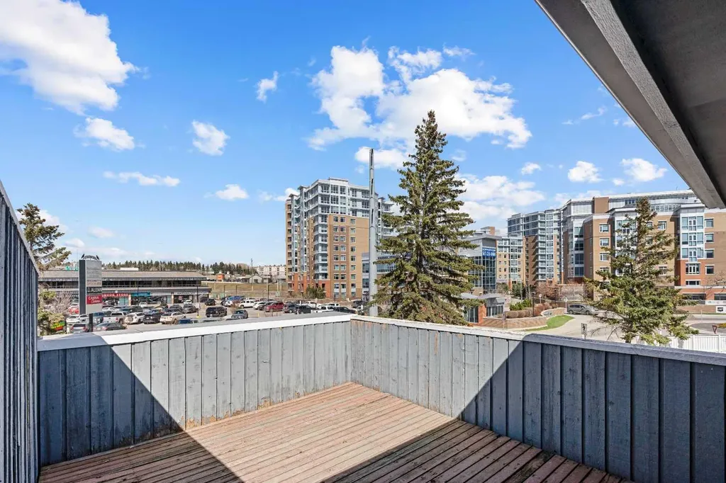 803 Varsity Estates Drive NW Calgary AB T3B 4W5