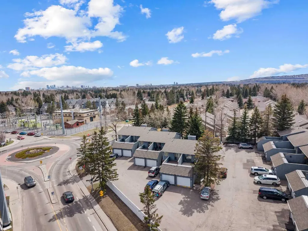 803 Varsity Estates Drive NW Calgary AB T3B 4W5