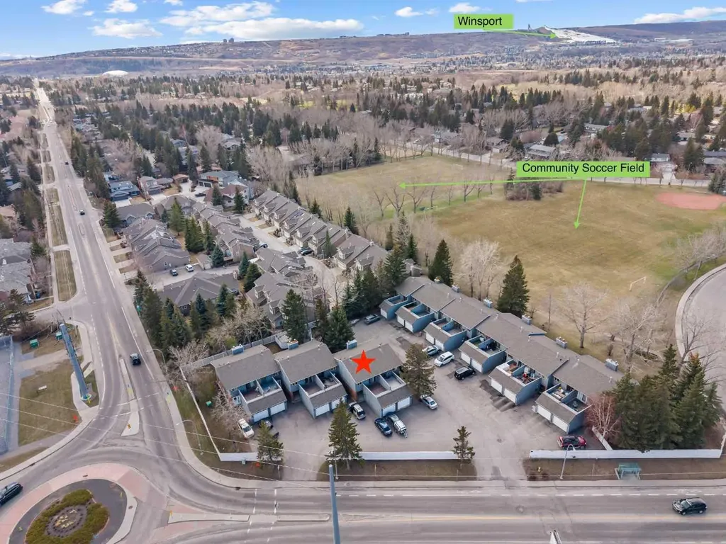 803 Varsity Estates Drive NW Calgary AB T3B 4W5
