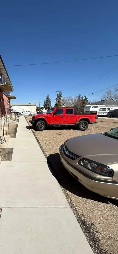 10 3 Street NE Redcliff AB T1J2P0
