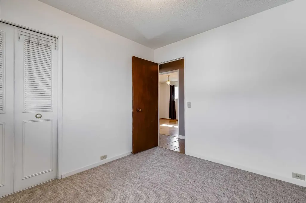 248 Huntcroft Road NE Calgary AB T2K 4E2