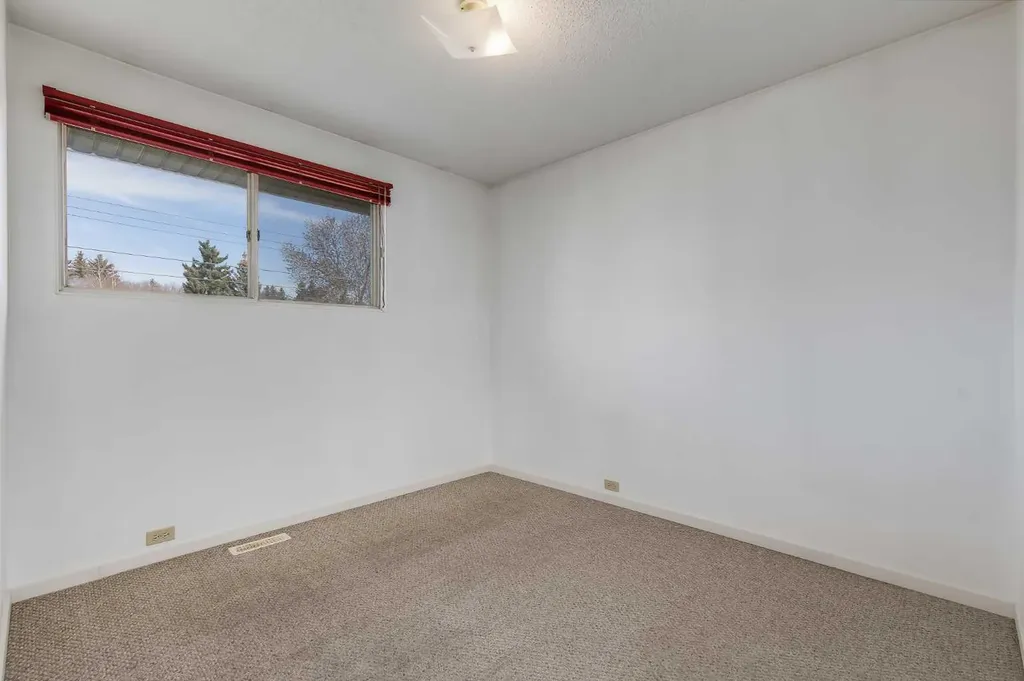 248 Huntcroft Road NE Calgary AB T2K 4E2