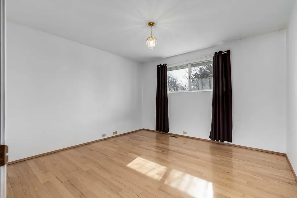248 Huntcroft Road NE Calgary AB T2K 4E2