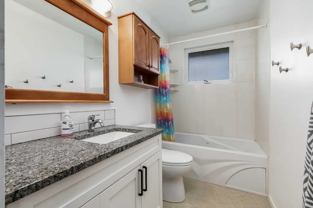 248 Huntcroft Road NE Calgary AB T2K 4E2