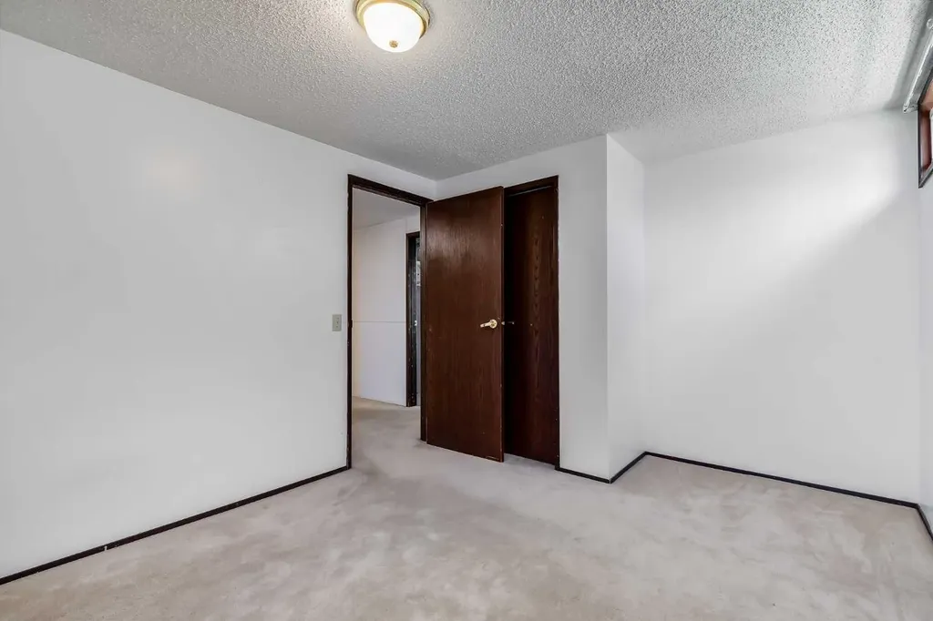 248 Huntcroft Road NE Calgary AB T2K 4E2