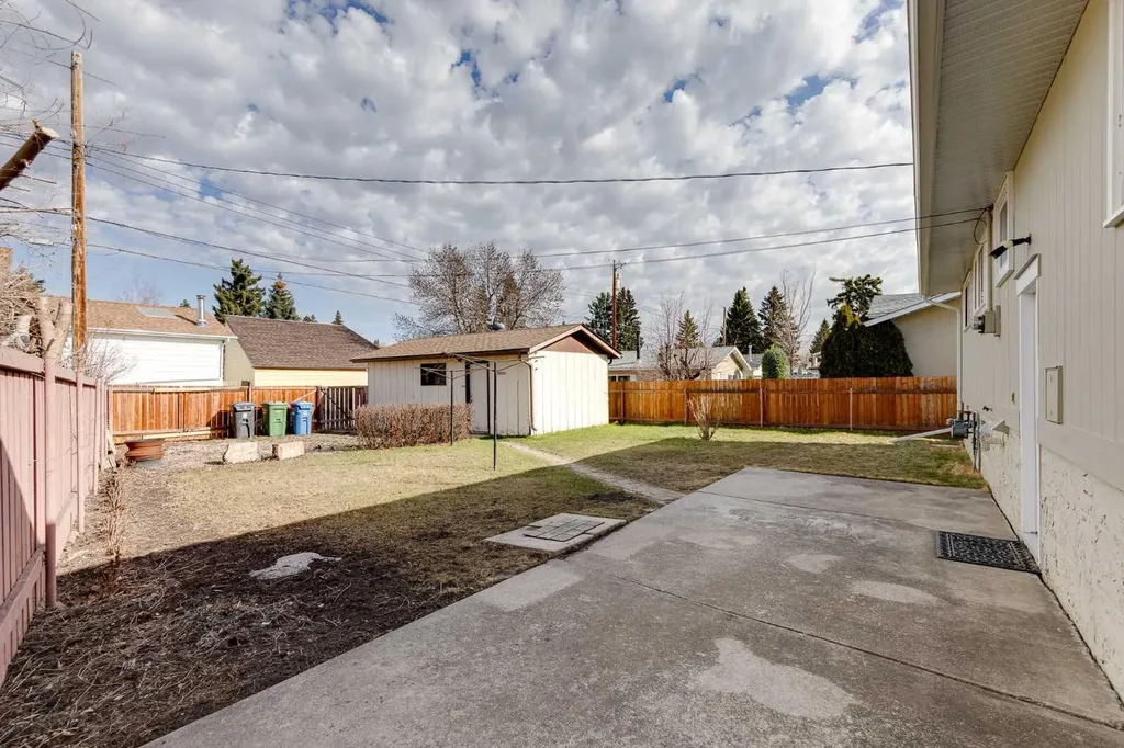 248 Huntcroft Road NE Calgary AB T2K 4E2