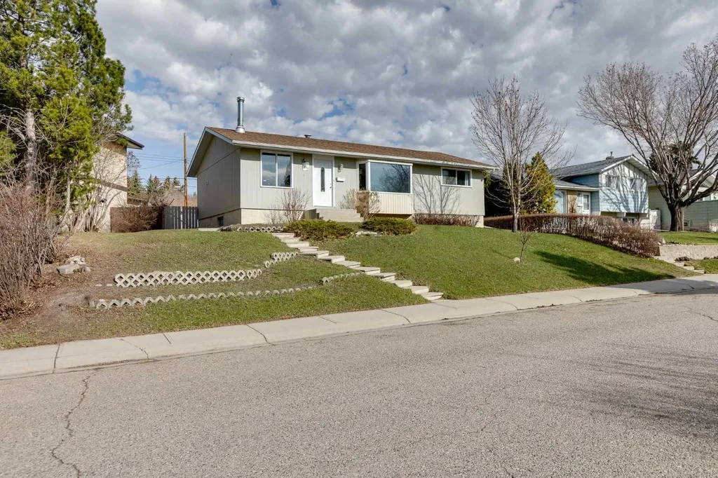 248 Huntcroft Road NE Calgary AB T2K 4E2