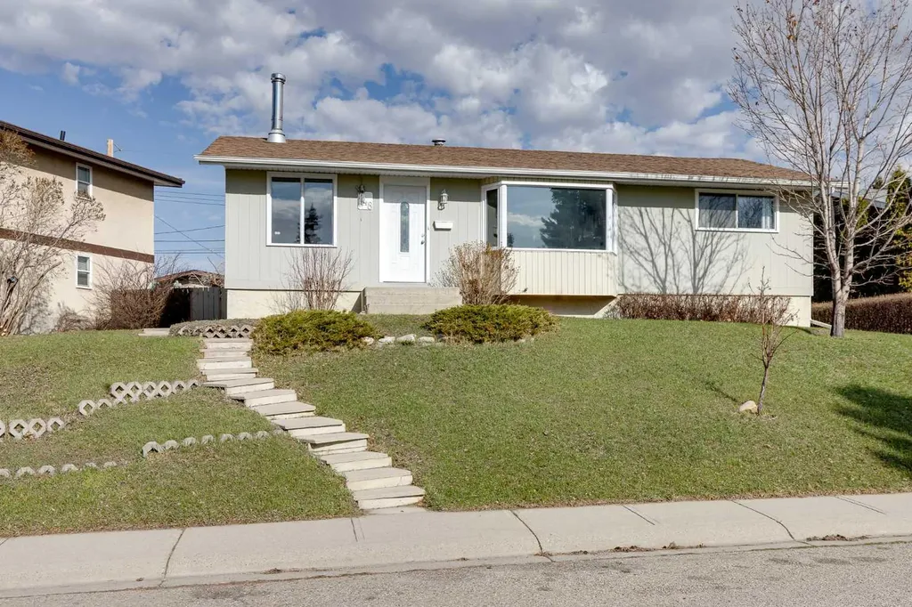 248 Huntcroft Road NE Calgary AB T2K 4E2