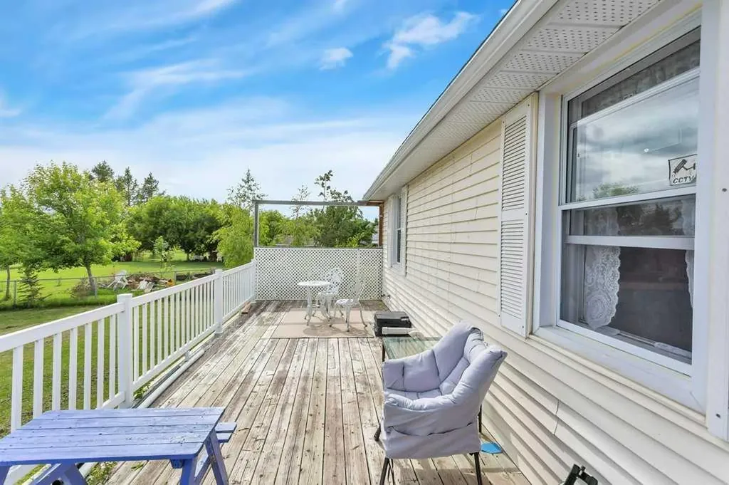 502 Sunnyside 500 Place Rural Ponoka County AB T0C 2J0