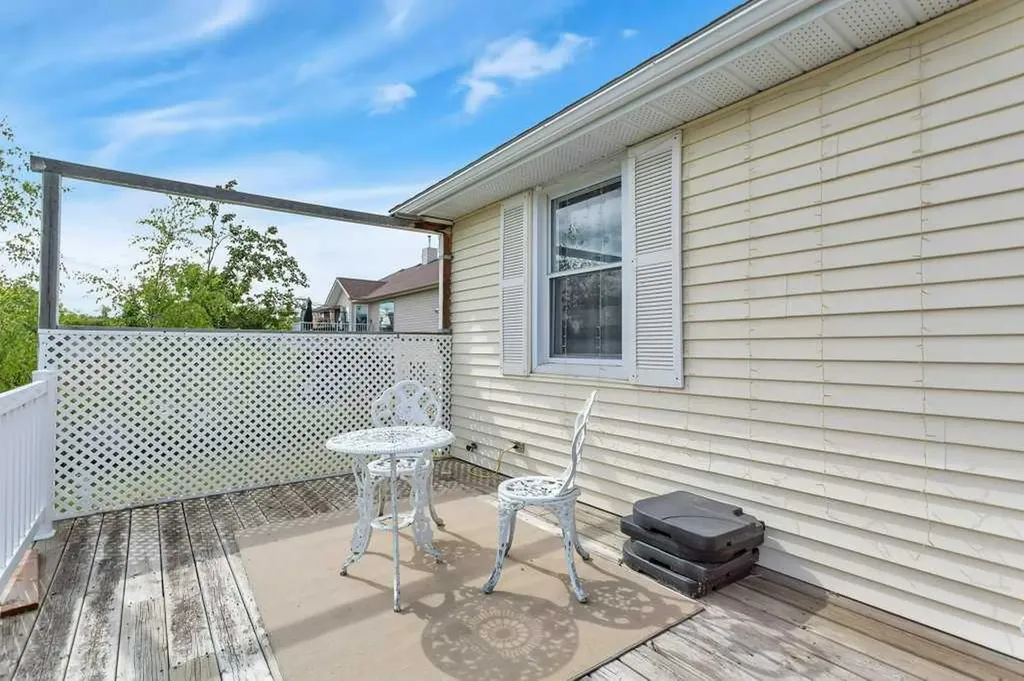 502 Sunnyside 500 Place Rural Ponoka County AB T0C 2J0