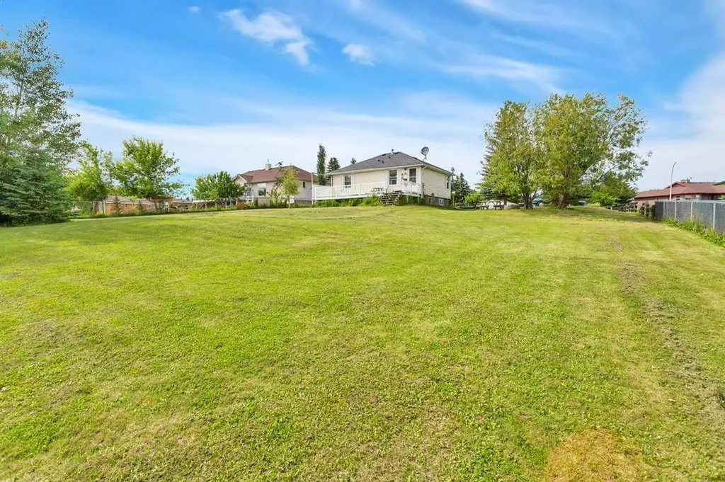 502 Sunnyside 500 Place Rural Ponoka County AB T0C 2J0