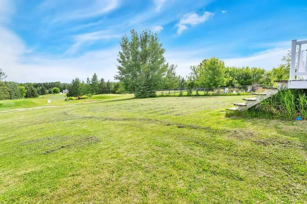 502 Sunnyside 500 Place Rural Ponoka County AB T0C 2J0