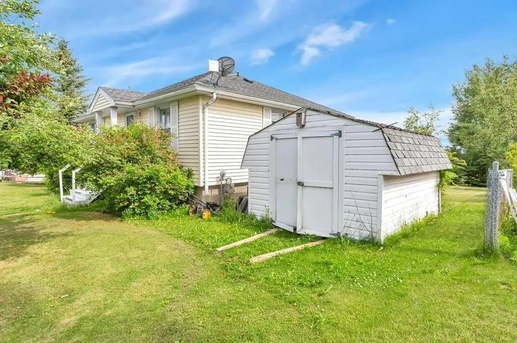 502 Sunnyside 500 Place Rural Ponoka County AB T0C 2J0