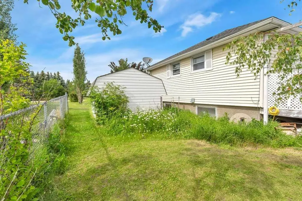 502 Sunnyside 500 Place Rural Ponoka County AB T0C 2J0