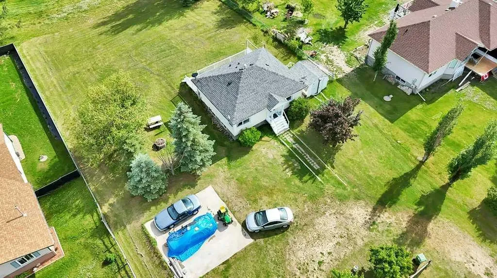 502 Sunnyside 500 Place Rural Ponoka County AB T0C 2J0