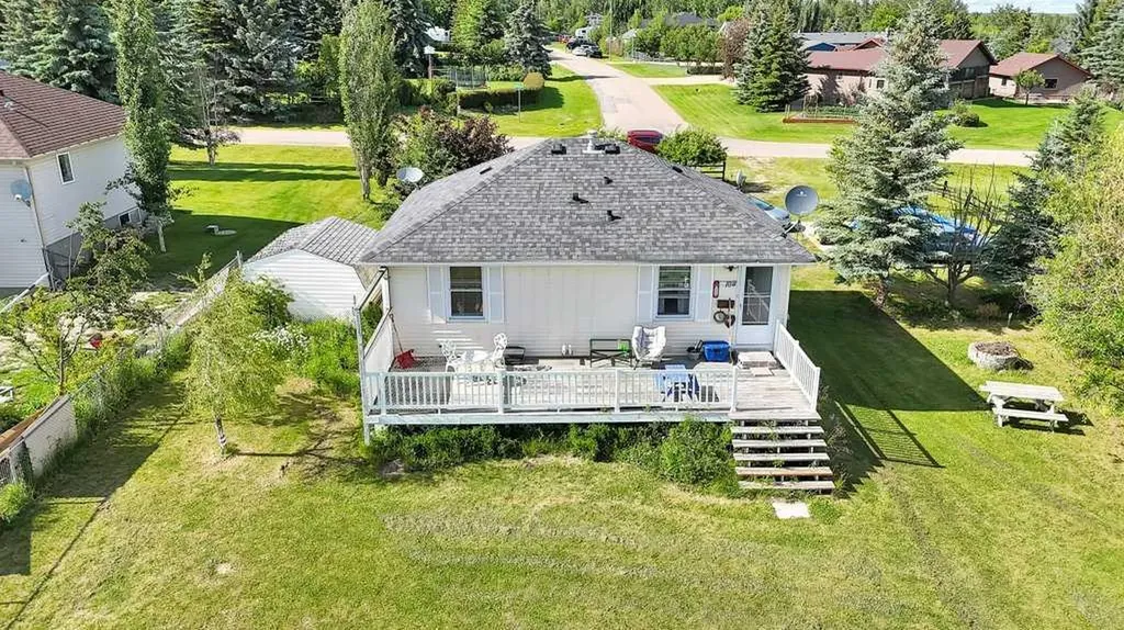 502 Sunnyside 500 Place Rural Ponoka County AB T0C 2J0