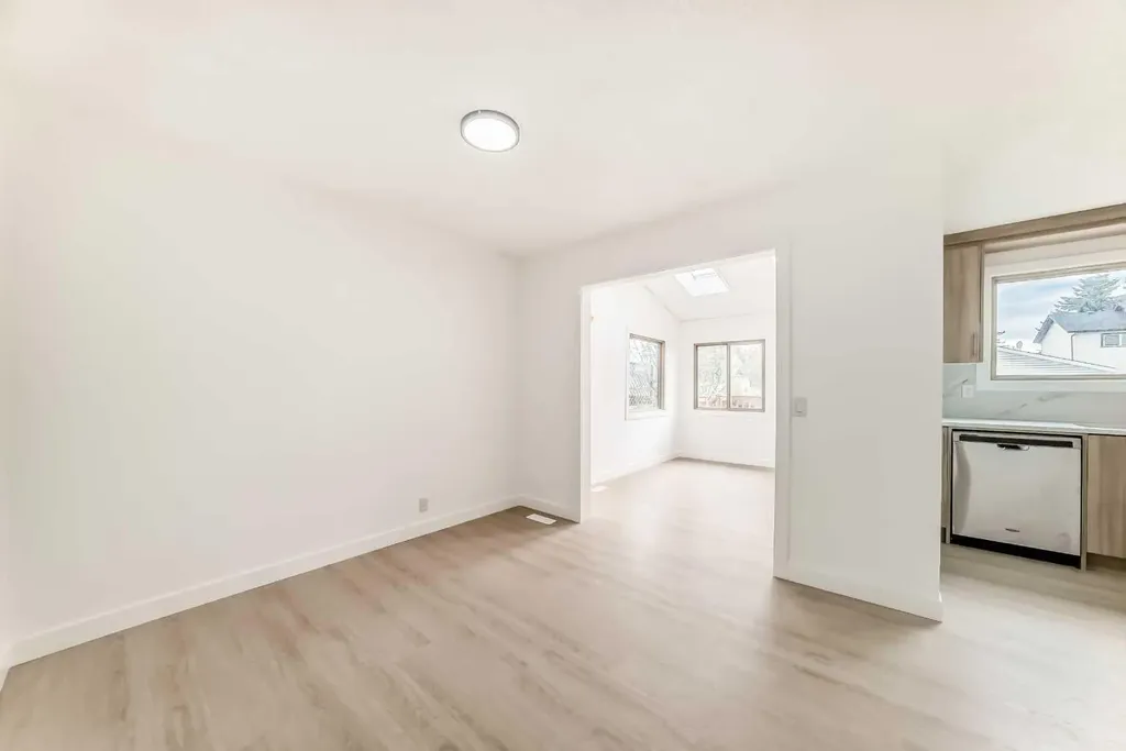 4327 38 Street NE Calgary AB T1Y 5E6