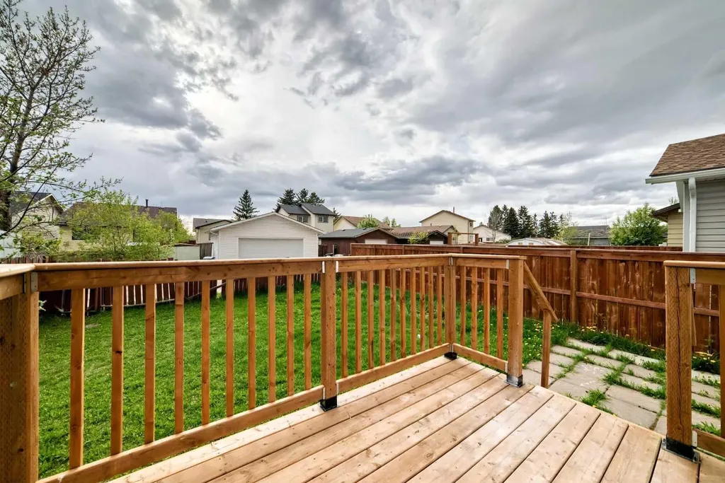 4327 38 Street NE Calgary AB T1Y 5E6