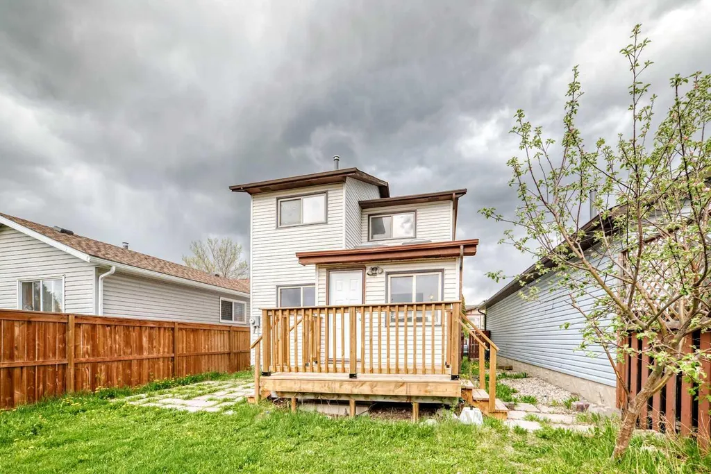 4327 38 Street NE Calgary AB T1Y 5E6