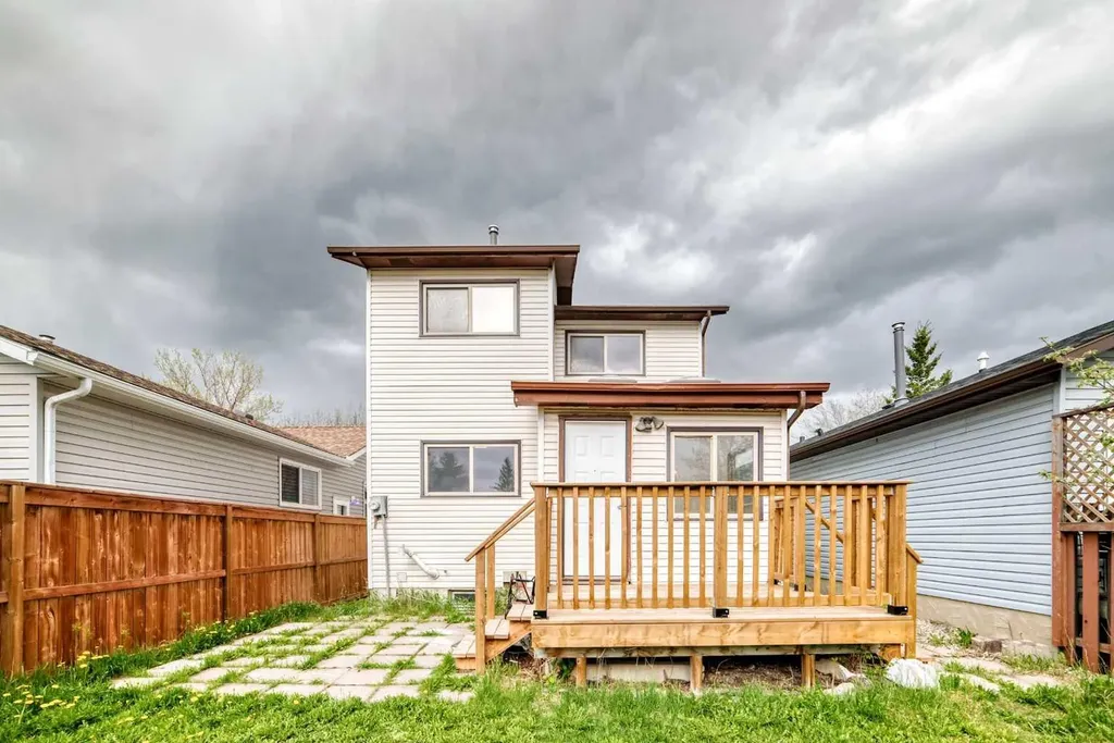 4327 38 Street NE Calgary AB T1Y 5E6