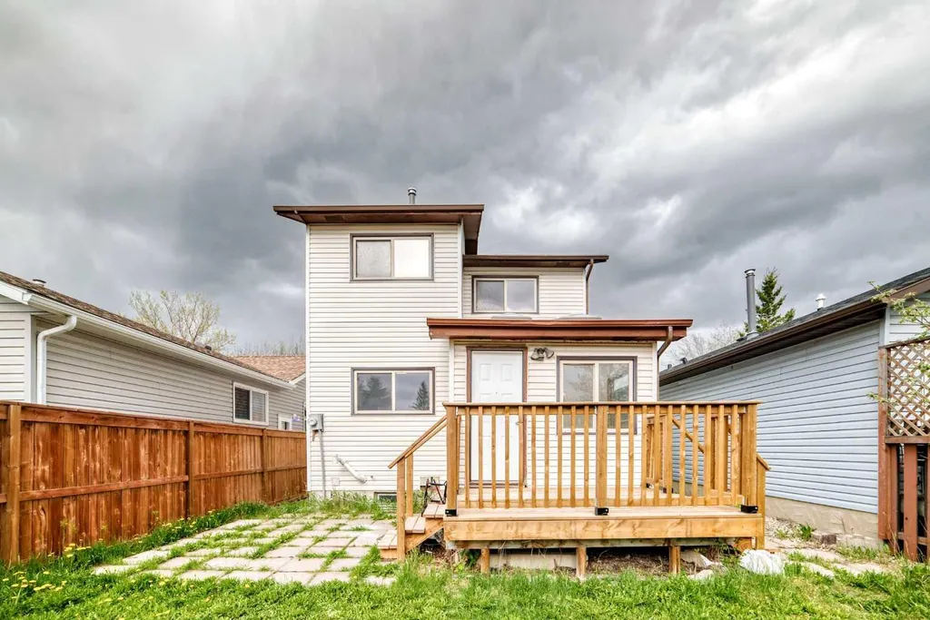 4327 38 Street NE Calgary AB T1Y 5E6