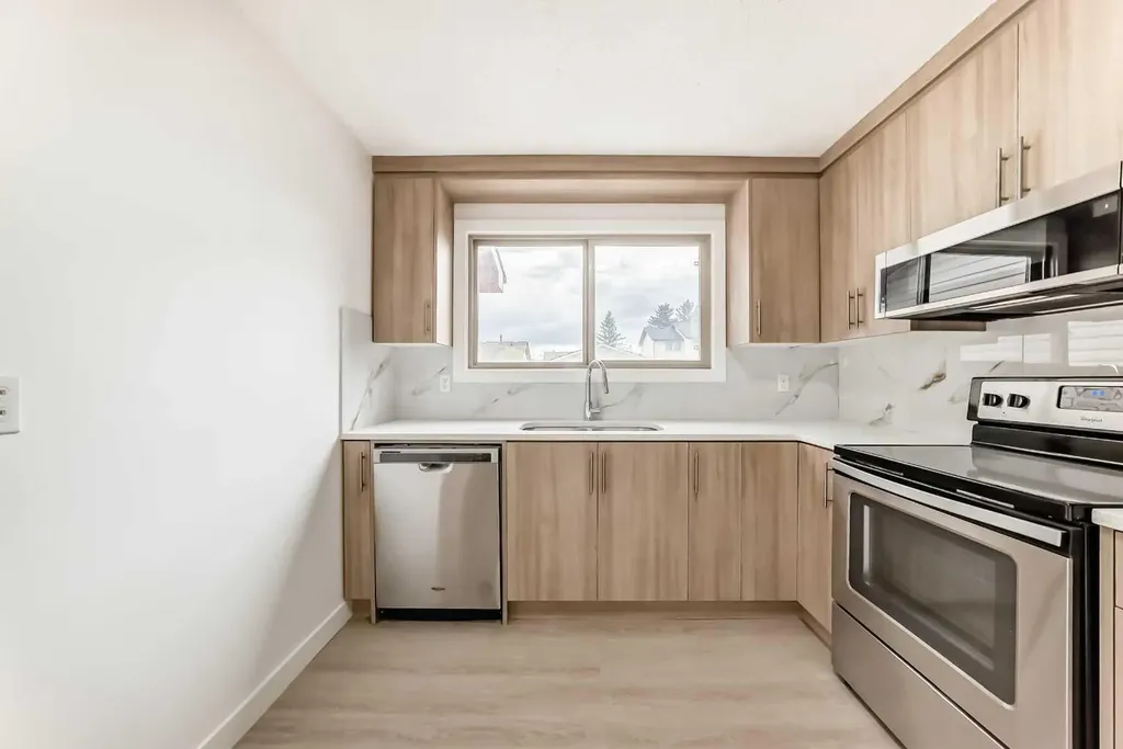4327 38 Street NE Calgary AB T1Y 5E6