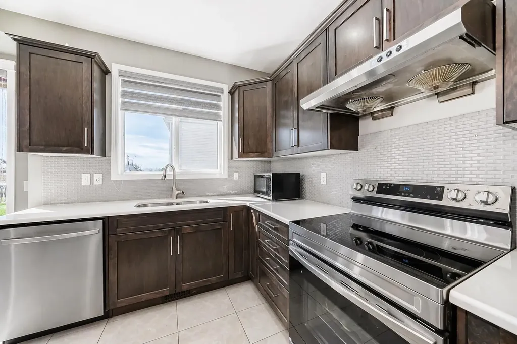 108 Cityside Park NE Calgary AB T3N 1J2