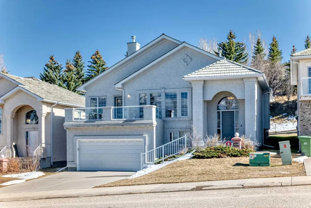 92 Hamptons Drive NW Calgary AB T3A 5P7