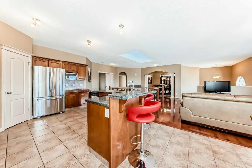 92 Hamptons Drive NW Calgary AB T3A 5P7