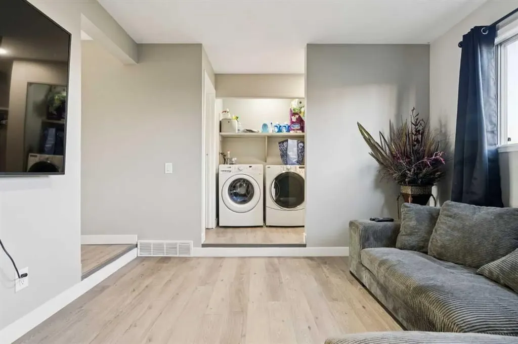 218 Falmere Way NE Calgary AB T3J 2X9