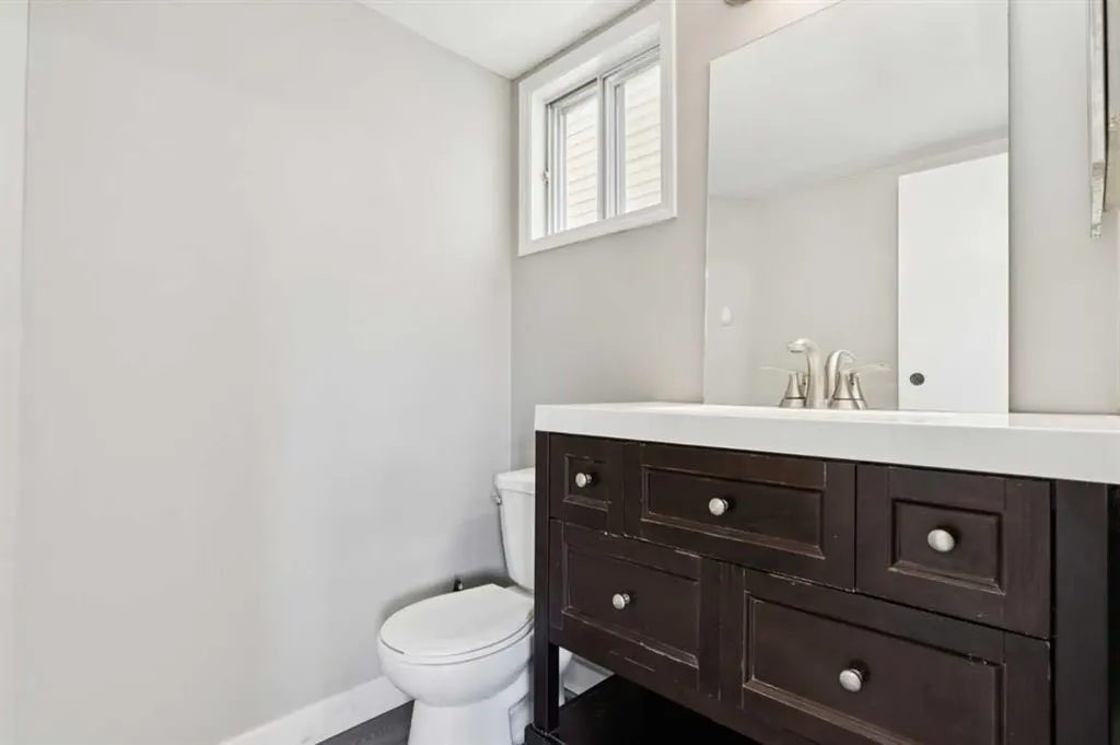 218 Falmere Way NE Calgary AB T3J 2X9