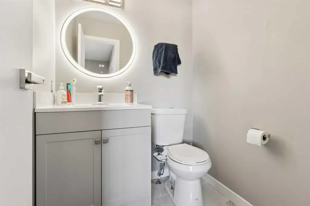 218 Falmere Way NE Calgary AB T3J 2X9